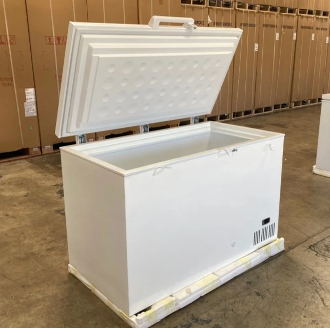 171-0390 50" Solid Top Self Contained Ultra Low Temperature Chest Freezer