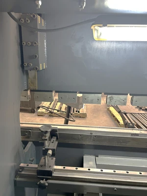 Used 2013 JMT PBF 2560 HYDRAULIC PRESS BRAKE Angle Punches Utah US | Legacy CNC Machinery, LLC #1015445