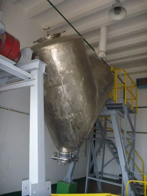 Used _UNKNOWN_ 3,000 LITRE Mixers PL | Perry Equipment #121607