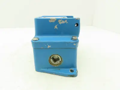 Square D 2510-KR-2H Manual Motor Start Switch Type 4 Watertight 10HP 600V 3PH