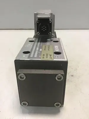 USED BOSCH 0 811 404 752
