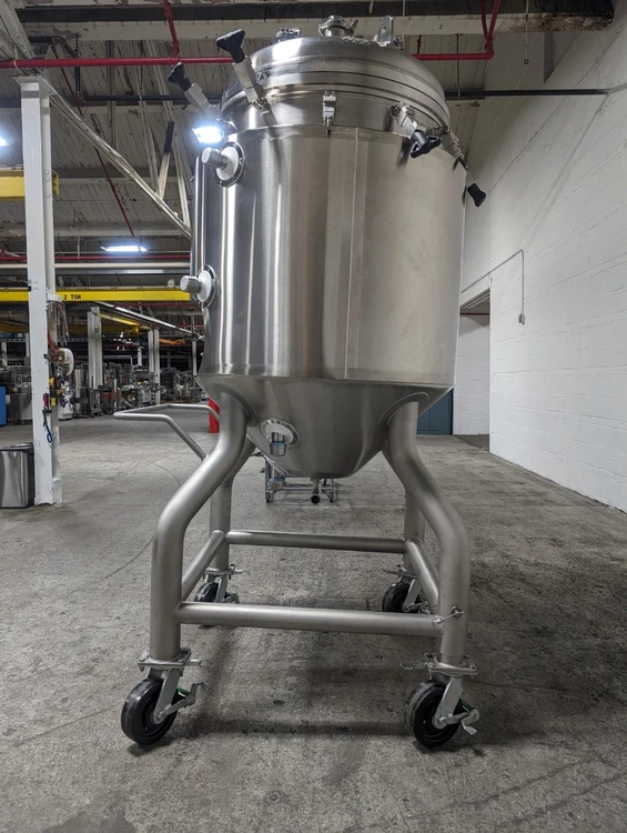 Used _UNKNOWN_ _UNKNOWN_ Dish & Cone Bottom Tanks Ohio US | Federal Equipment Company #1402912
