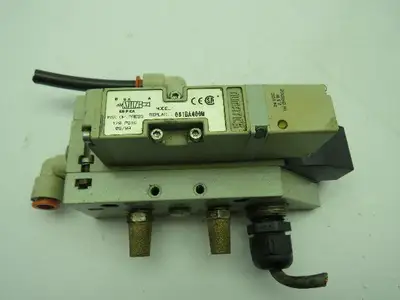 Numatics 061BA400M Solenoid Valve w/ Manifold Base