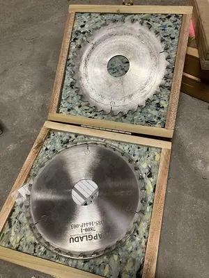 LOT OF NAP GLADU SAW BLADES