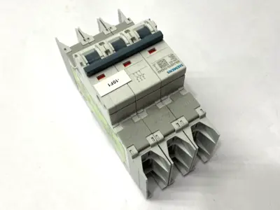 USED SIEMENS MINIATURE CIRCUIT BREAKER 3-POLE 10A