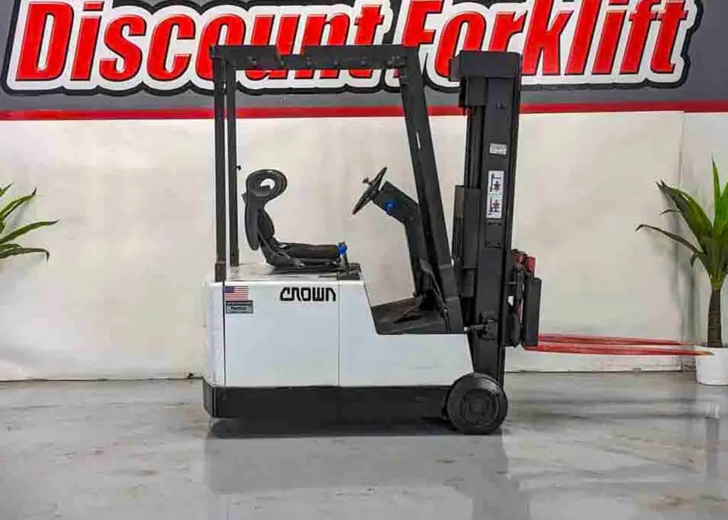 USED 1995 CROWN 30SCTT-S