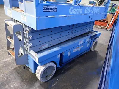 USED 2000 GENIE GS2646