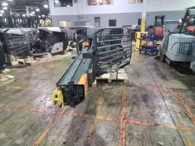 USED 2020 CROWN RMD6095S-32
