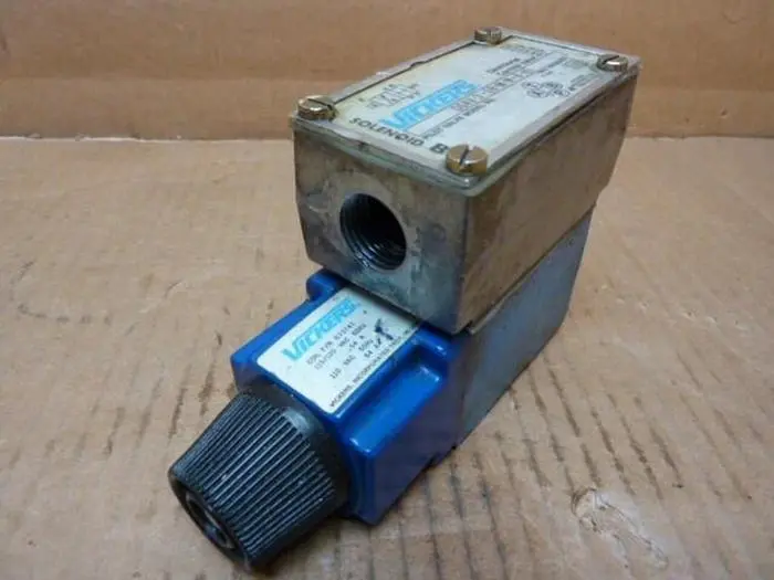 Used VICKERS DG4V-3-0B-M-W-B-40 Valves/Fittings Michigan US | Ideal Machinery #605424