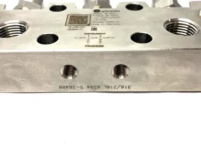 USED AS-SCHNEIDER STAINLESS STEEL 5-VALVE MANIFOLD 6092PSI/420BAR