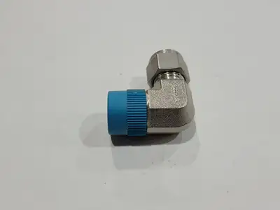 NEW SWAGELOK SS-600-2-6