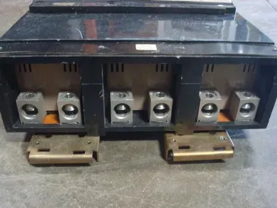 Square D IL343501021 I-Line Current Limiting Circuit Breaker 350 Amps 480V Used