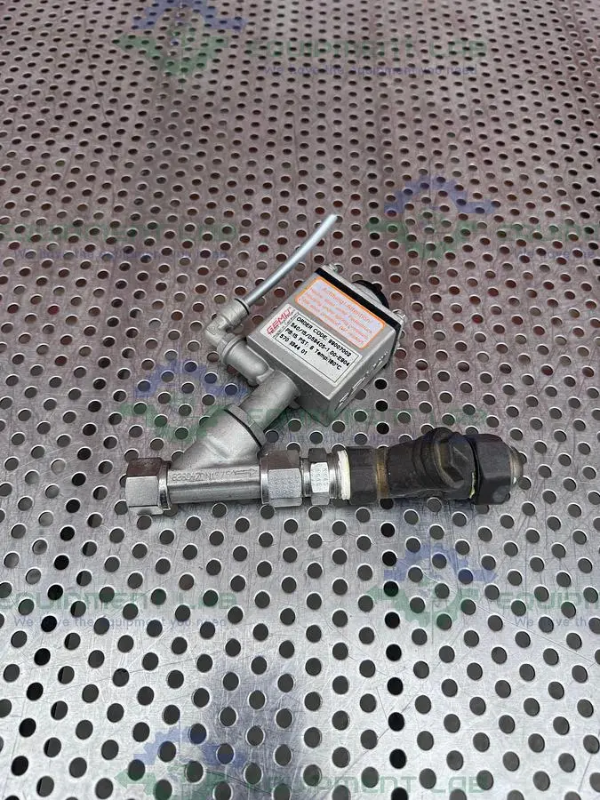 USED GEMU 540/15/D59405-1 PNEUMATIC VALVE ACTUATOR W/ 1/2" NPT FITTING