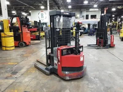USED 2017 RAYMOND RSS40