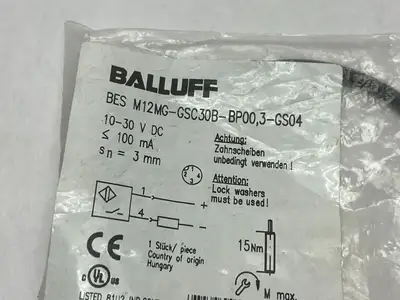 USED BALLUFF FLUSH MOUNT PROXIMITY SENSOR 10-30VDC