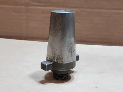 USED UNIVERSAL ENGINEERING 801209
