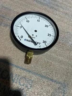 ASHCROFT 45W1000H02L-30 / 0-30 PSI PRESSURE GAUGE  4.5” FACE /1/4 NPT STK L707CC
