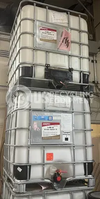 Unknown Manufacturer Used 250 Gallon Oil Totes