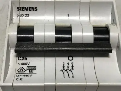 USED SIEMENS 5SX23C25