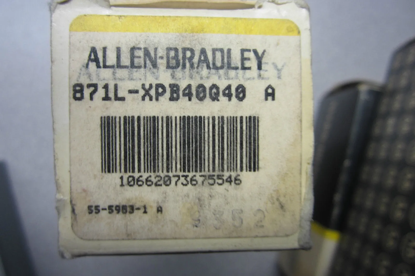 NEW ALLEN BRADLEY 871L-XPB40Q40 PROXIMITY SWITCH 871LXPB40Q40