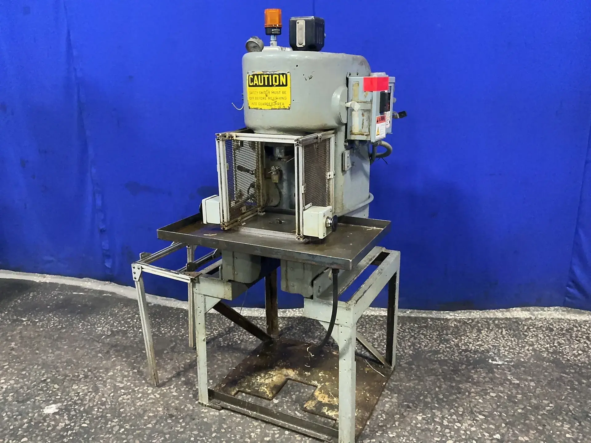 Used DENISON ENGINEERING CO. M6C04A12A11C16 Hydraulic Presses Ohio US | HGR 24 #1518920