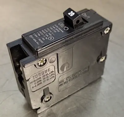 Cutler Hammer E7819 20 AMP Circuit Breaker 1 POLE Quick lag 120/240V (BIN 3.5.4)