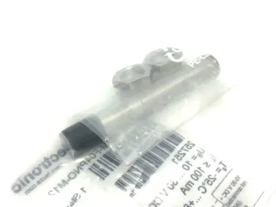 New | in-Stock Leuze Capacitive Sensor 4mm Switch Distance 50135688 Proximity Sensors Michigan US | Maverick Industrial Sales #1395062