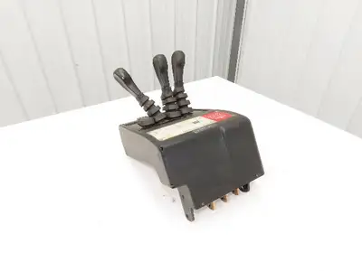 Hyster E50XM-33 Electric Forklift Three Lever Control Unit Lift Tilt Shift