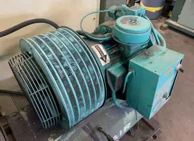 SULLAIR 20 HP SCREW-TYPE AIR-COMPRESSOR WITH CHAMPION AIR-DRYER