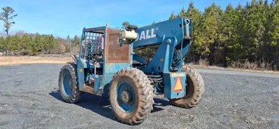 6,000 LB X 24' GRADALL MODEL #524 OFF ROAD TELEHANDLER, WITH SOLID RUBBER TIRES: YOBRO #25163
