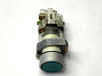 Used SPRECHER + SCHUH GREEN ILLUMINATED PUSHBUTTON SWITCH Relays & Switches | Maverick Industrial Sales #1105277