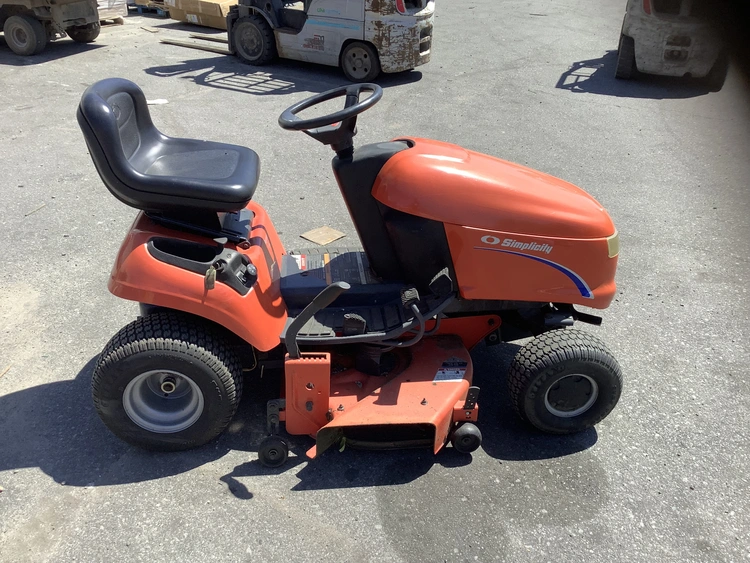 Used SIMPLICITY REGENT 14HYDRO Mowers Michigan US | Miedema Asset Management Group #1150210