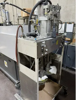 2000 CINCINNATI ROBOSHOT S2000i50B LIM SILICONE Injection Molding Horizontal/Vertical | Machinery Network (3)