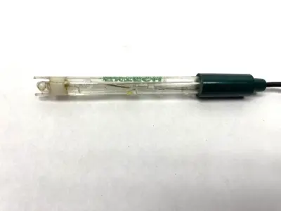 USED EXTECH PH/MV/TEMPERATURE METER BROKEN ELECTRODE