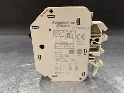 Used SCHNEIDER ELECTRIC GB2CB10 Switchgears British Columbia CA | Lenmark #244184