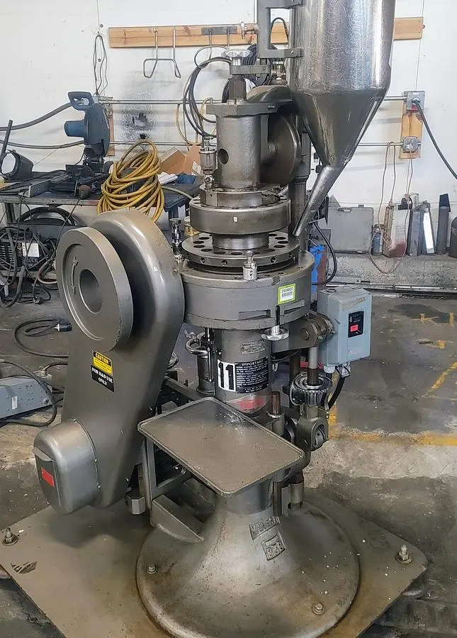 Manesty B3b tablet press
