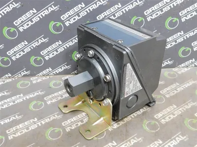 United Electric J300 9602 452 Pressure Controller 30"HGV-20PSI 15A New