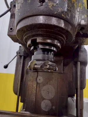 #2 CINCINNATI VERTICAL MILLING MACHINE: STOCK #18319
