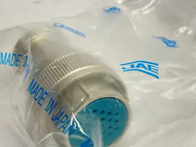 NEW JAE CIRCULAR CONNECTOR PLUG FEMALE 24-POSITION