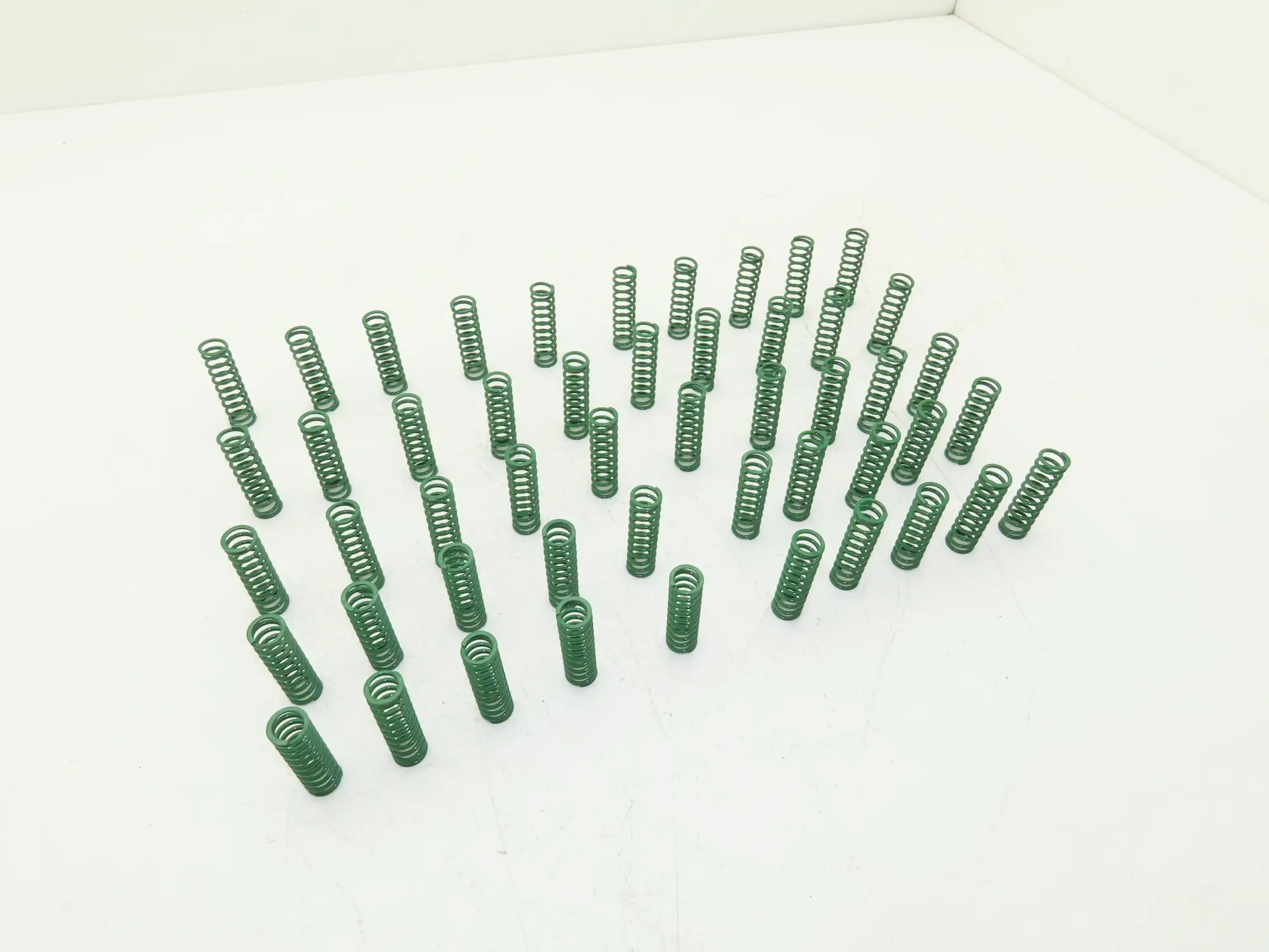 Danly 9-1008-119 DieMax XL Compression Die Springs Green 5/8"x 2"L  Lot of 50