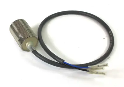 USED OMRON E2E-X10E1