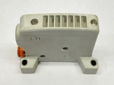 VVQC1000-2A-1 | SMC  Pneumatic Manifold U-Side End Plate - Used
