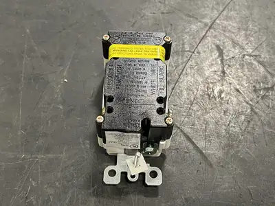 20A 125V GFCI Blank Face Lighted Switch 002-7590-W (Box of 10)