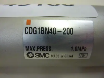 USED SMC CDG1BN40-200