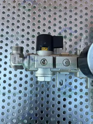 USED SMC NAW3000 FILTER REGULATOR 7 - 120 PSI W/ SMC GAUGE