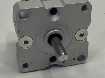 CRBU2W10-90SZ | SMC  Pneumatic Rotary Actuator 90 Degree 10mm Size - Used