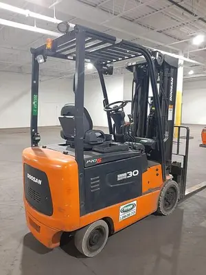 USED 2013 DOOSAN BC30S-5 – 6000 LB. FORKLIFT