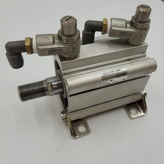 Used SMC SMC CDQ2L50TN-50DMZ PNEUMATIC CYLINDER WITH BRACKET Pneumatic Cylinders | ND Industrial Surplus #1221530