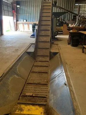 2005 IBC LD-60-SD Full Eject Closed Door / Steel Belt Feed Conveyor