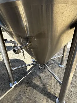 (1) Available - Newlands NSI 30 bbl / 930Gal Jacketed Fermenter